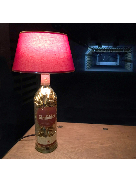 Лампа Gun&Fun настільна з гільзами 9х19 Luger у пляшці віскі